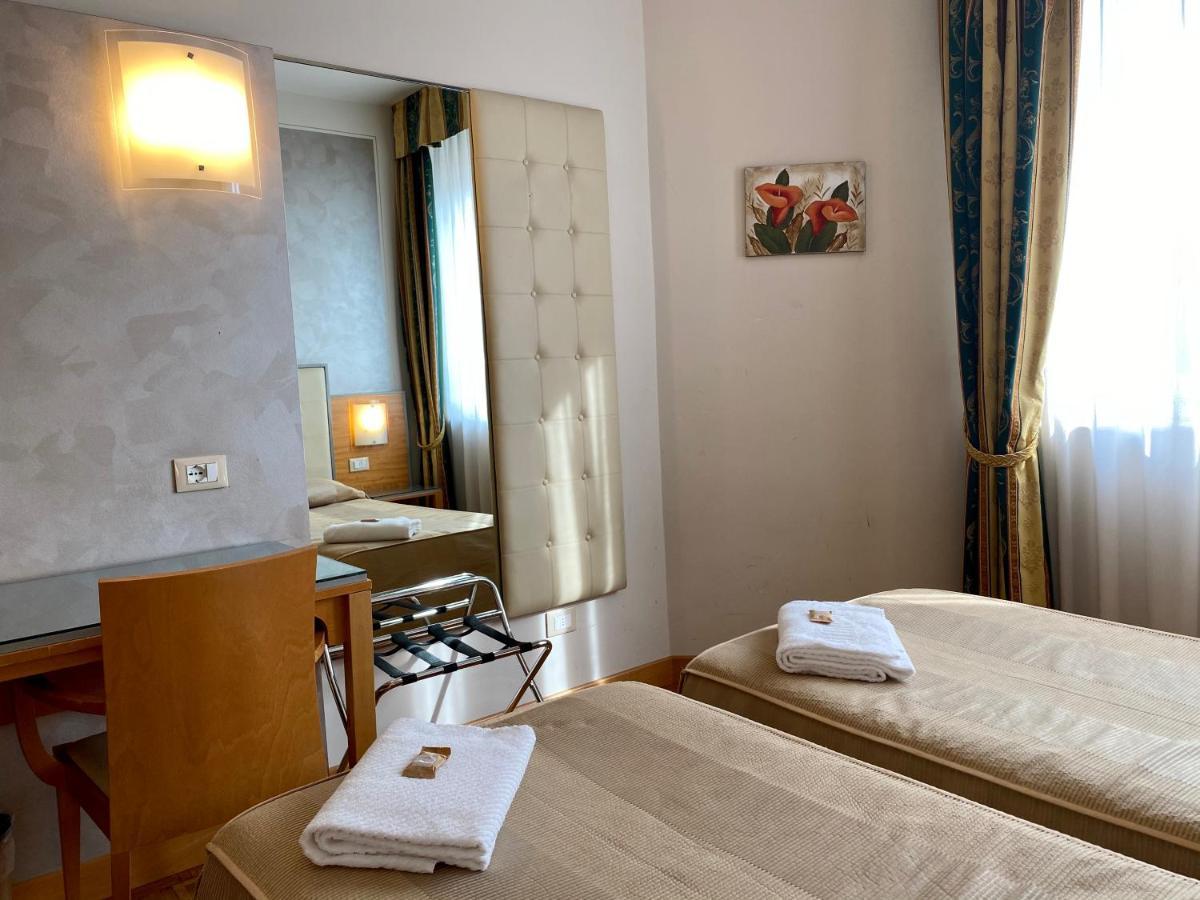 Hotel Riviera Segrate Esterno foto