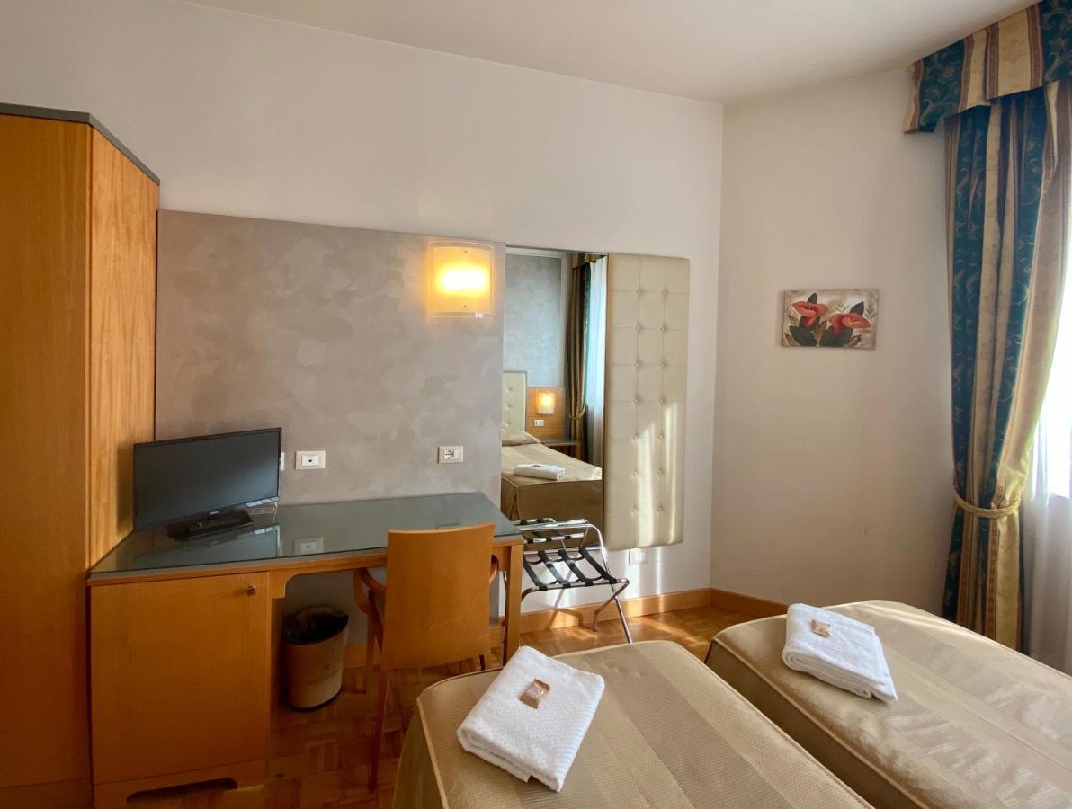 Hotel Riviera Segrate Esterno foto
