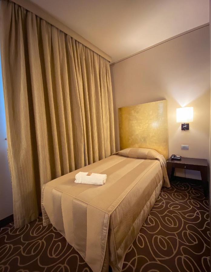 Hotel Riviera Segrate Esterno foto