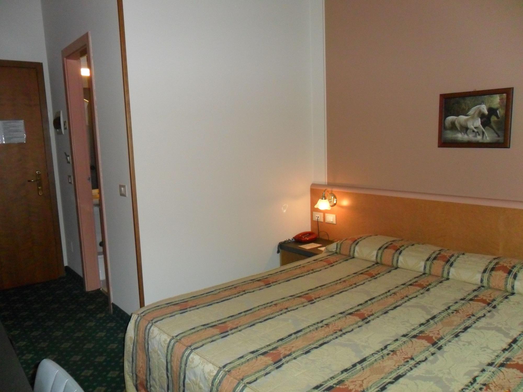 Hotel Riviera Segrate Esterno foto