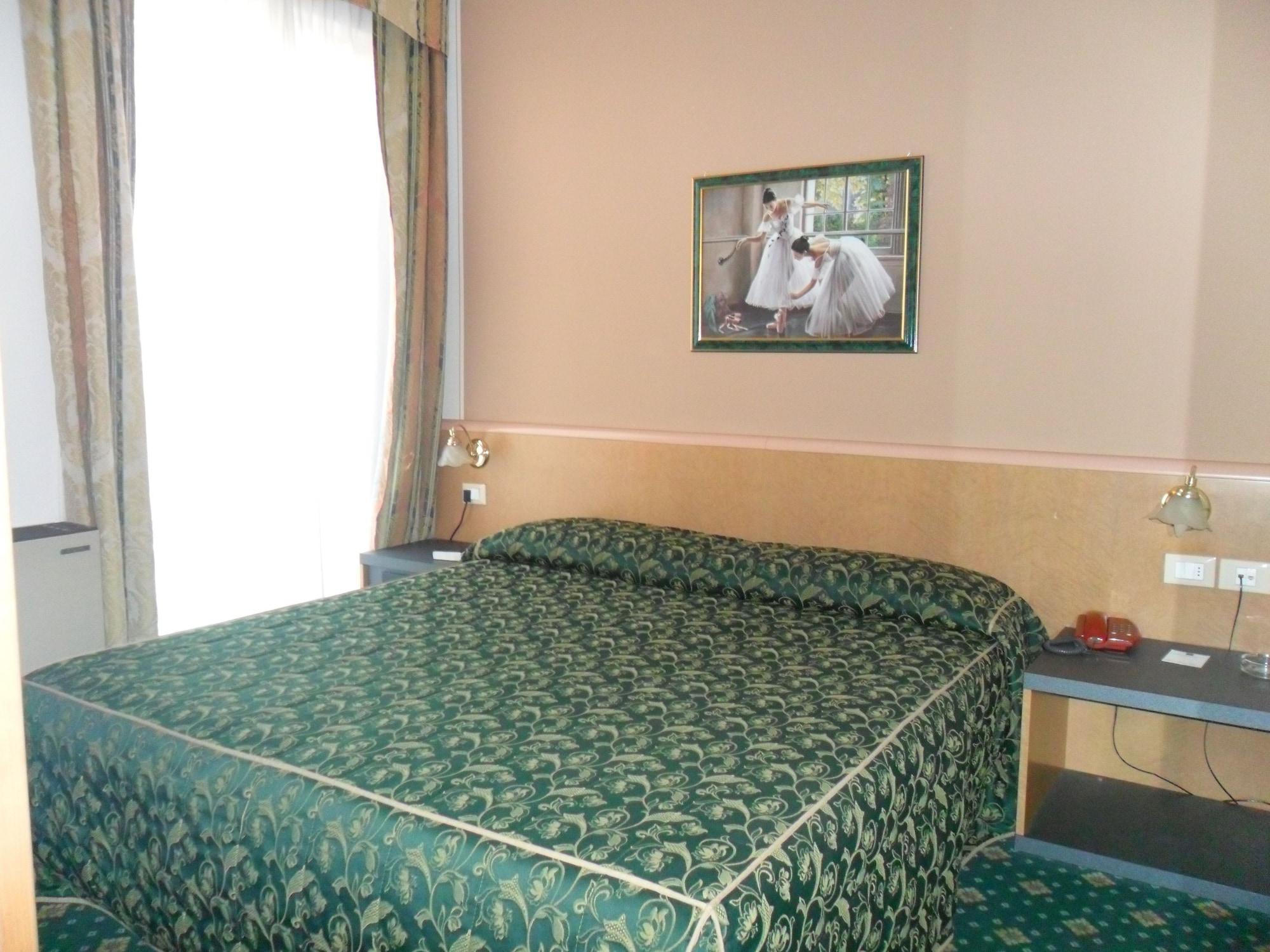 Hotel Riviera Segrate Esterno foto