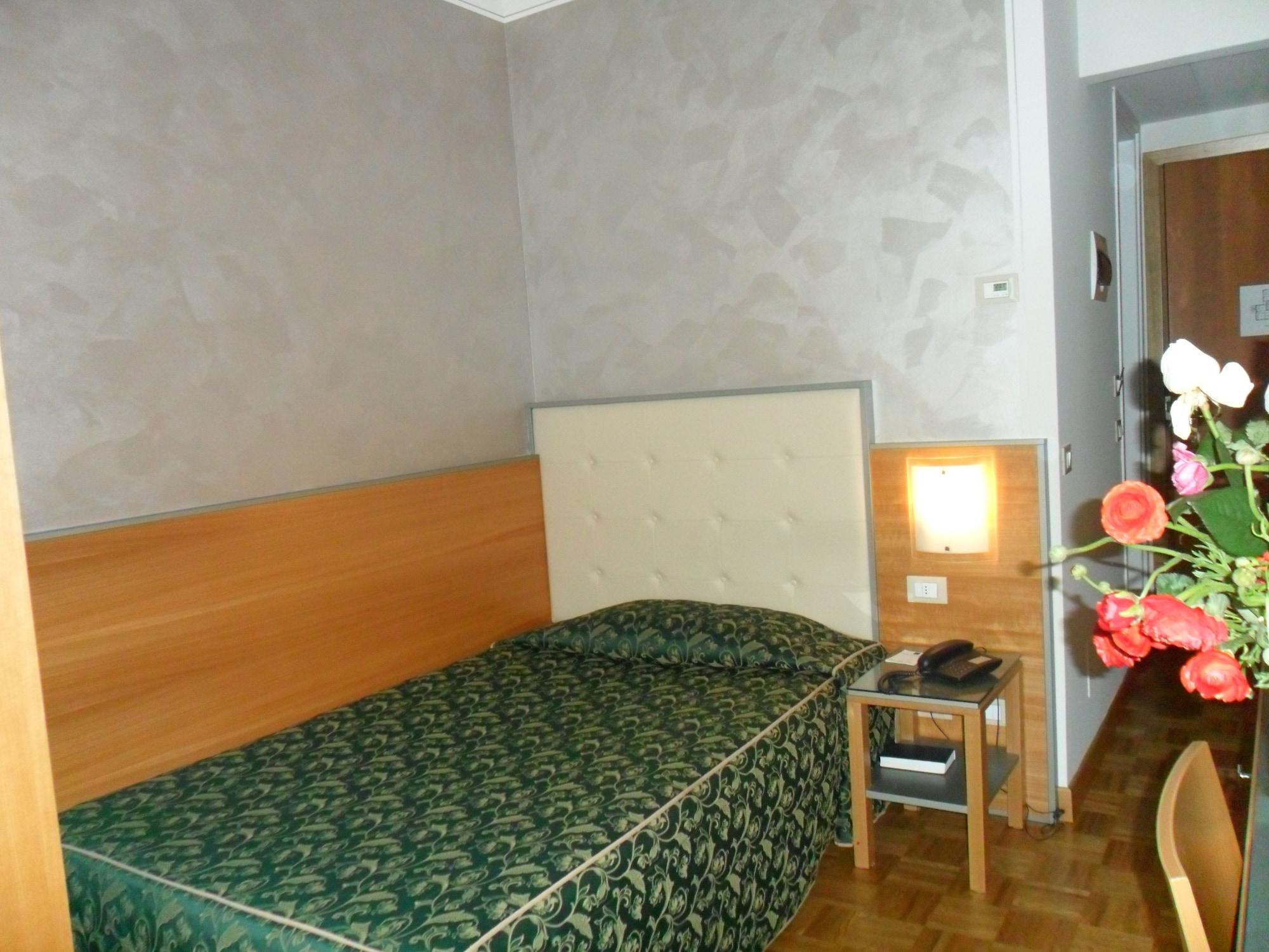 Hotel Riviera Segrate Esterno foto