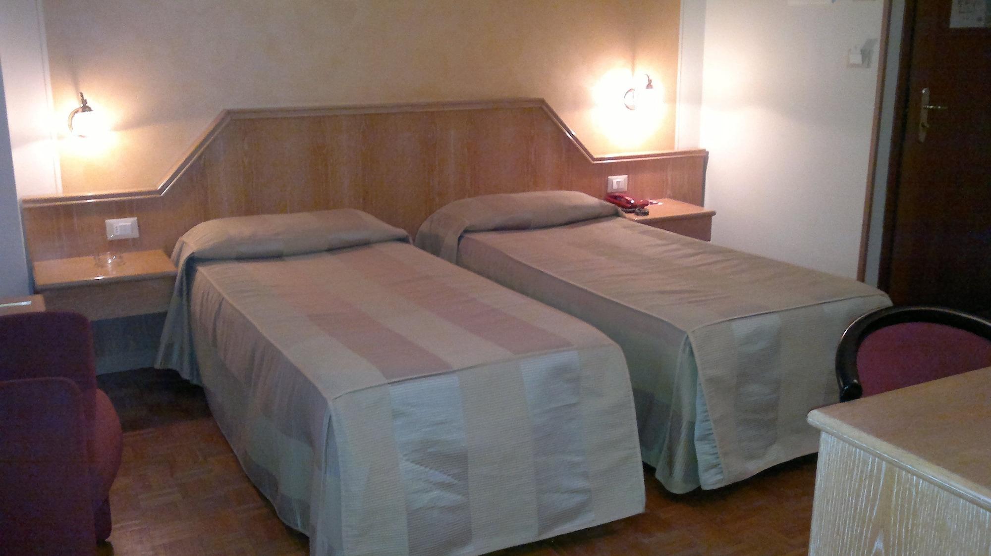 Hotel Riviera Segrate Esterno foto