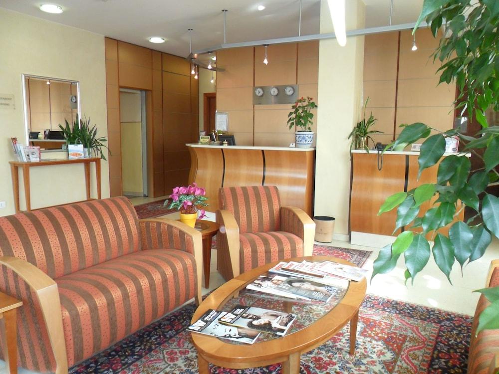 Hotel Riviera Segrate Esterno foto