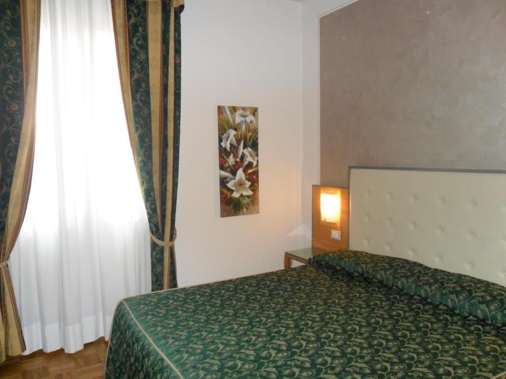 Hotel Riviera Segrate Camera foto
